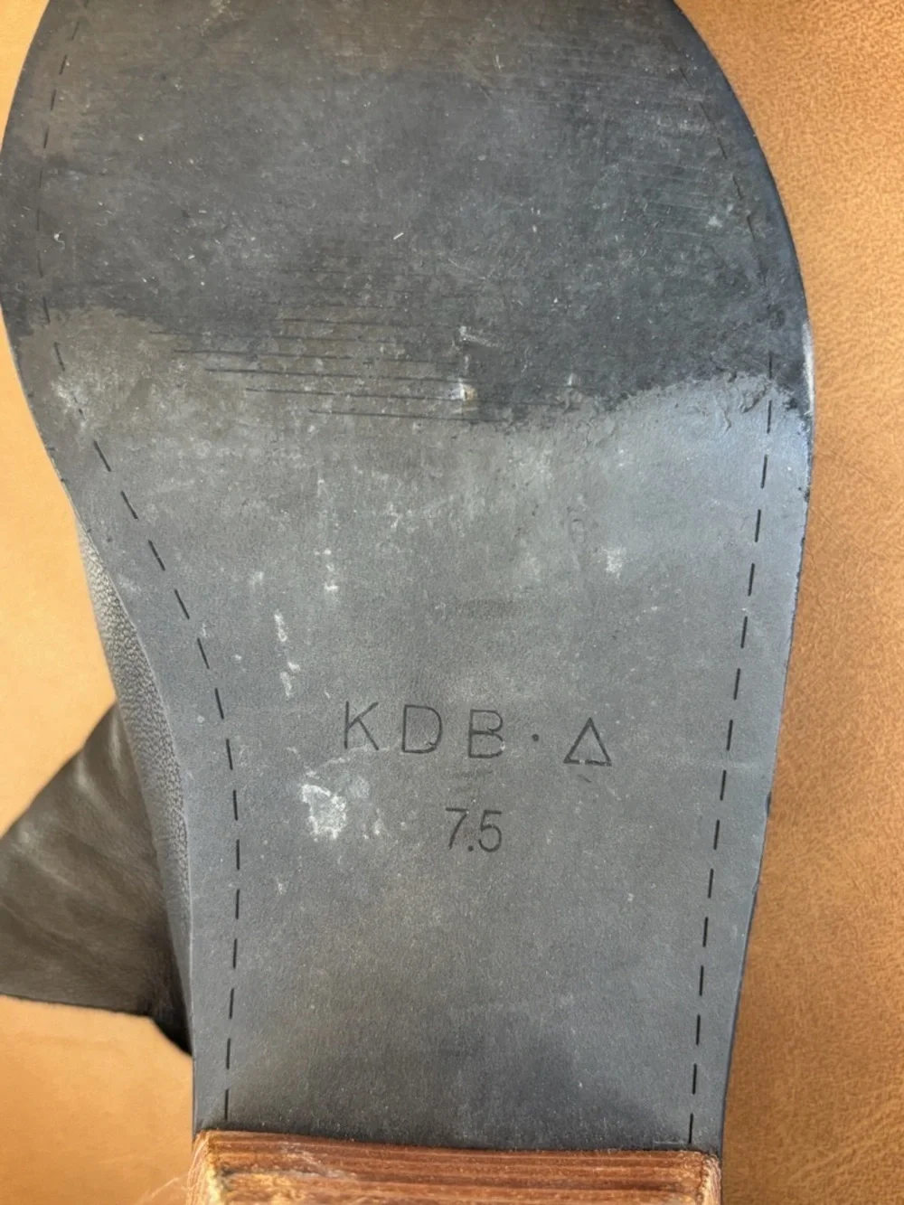 Kelsi Dagger sleek black